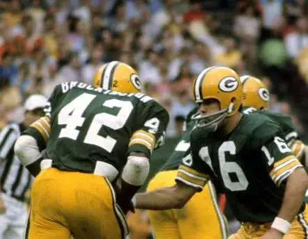 GREEN BAY PACKERS 1970’s Throwback NFL Jersey Customized “Any Name & Number(s)” 