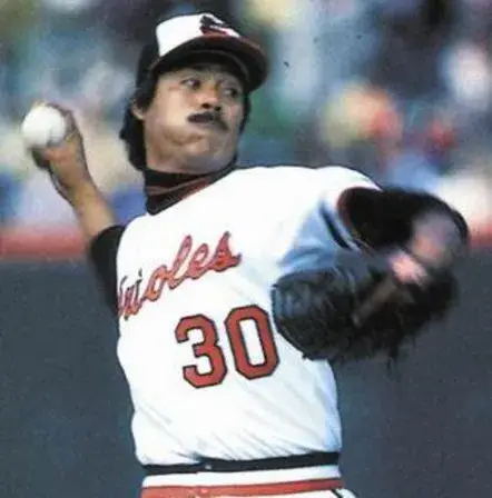 DENNIS MARTINEZ Baltimore Orioles 1983 Majestic Cooperstown Throwback Jersey 