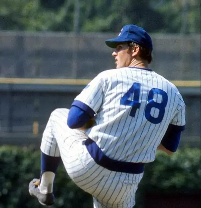 RICK REUSCHEL Chicago Cubs 1977 Home Majestic Cooperstown Throwback Jersey 