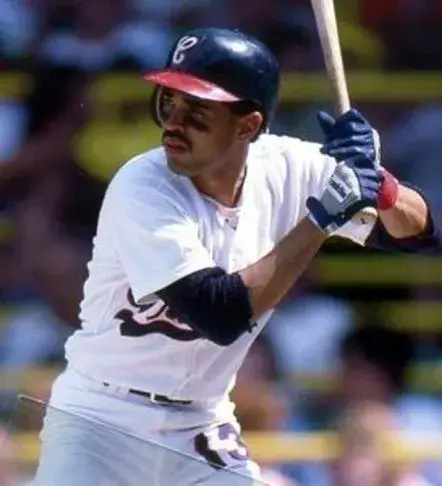 OZZIE GUILLEN Chicago White Sox 1987 Majestic Cooperstown Home Jersey 