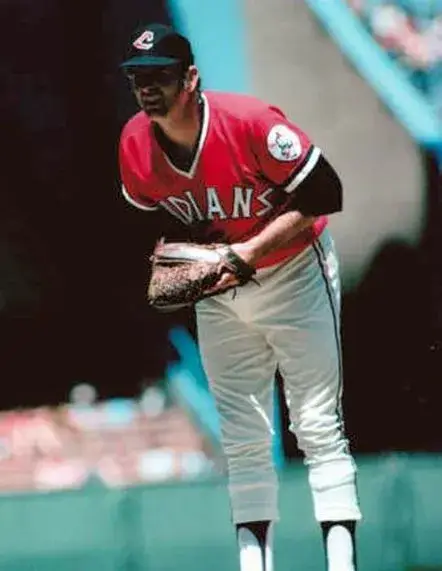 GAYLORD PERRY Cleveland Indians 1975 Majestic Cooperstown Throwback Jersey 