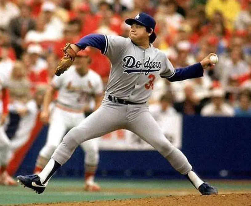 FERNANDO VALENZUELA Los Angeles Dodgers 1981 Away Majestic Throwback Baseball Jersey 