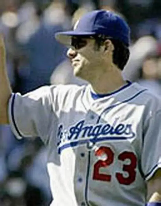 ROBIN VENTURA Los Angeles Dodgers 2004 Majestic Throwback Away Baseball Jersey 