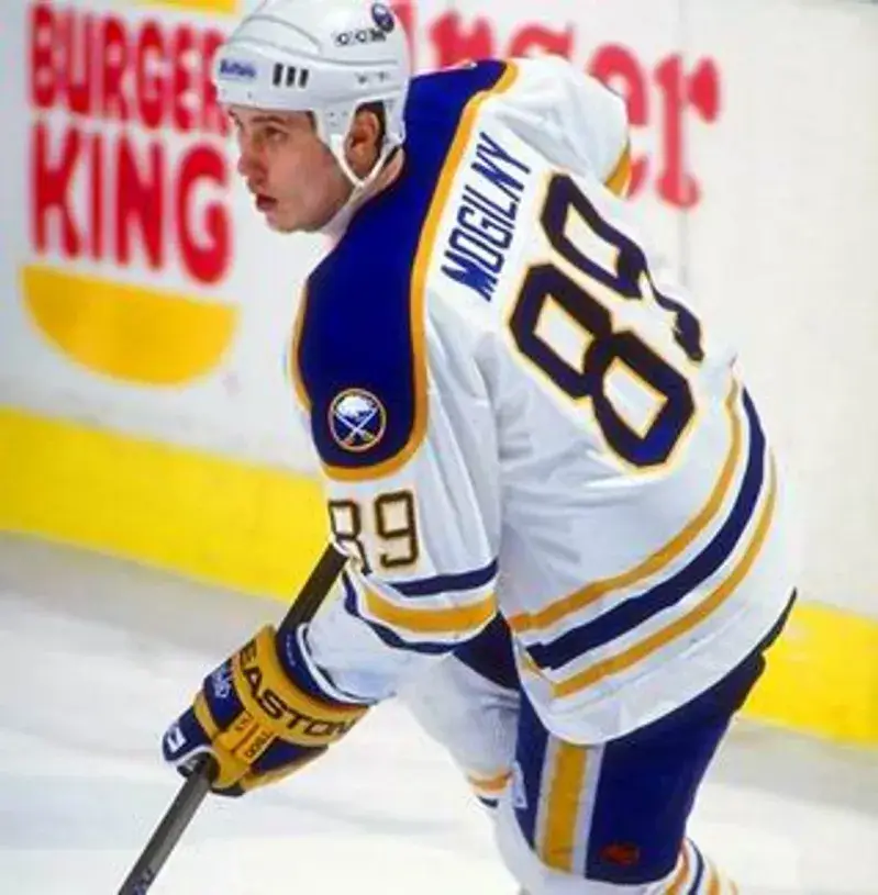 ALEXANDER MOGILNY Buffalo Sabres 1992 Home CCM Vintage NHL Throwback Jersey 