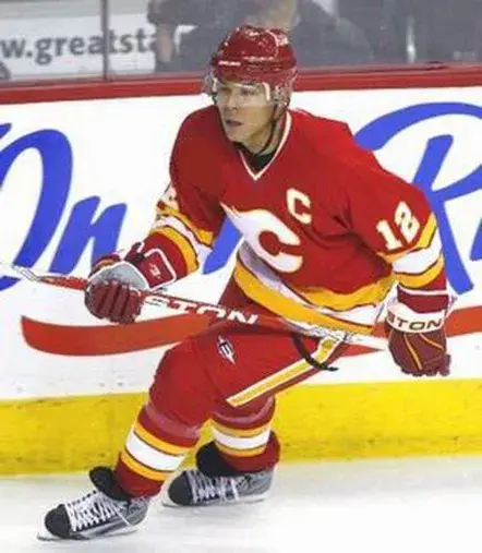 JAROME IGINLA Calgary Flames 1980’s CCM Vintage Throwback Away NHL Hockey Jersey 