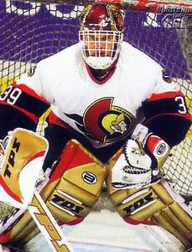 DOMINIK HASEK Ottawa Senators 2005 CCM Throwback NHL Hockey Jersey 