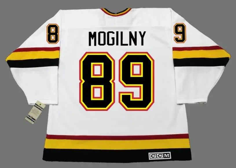 ALEXANDER MOGILNY Vancouver Canucks 1996 CCM Vintage Home NHL Hockey Jersey 