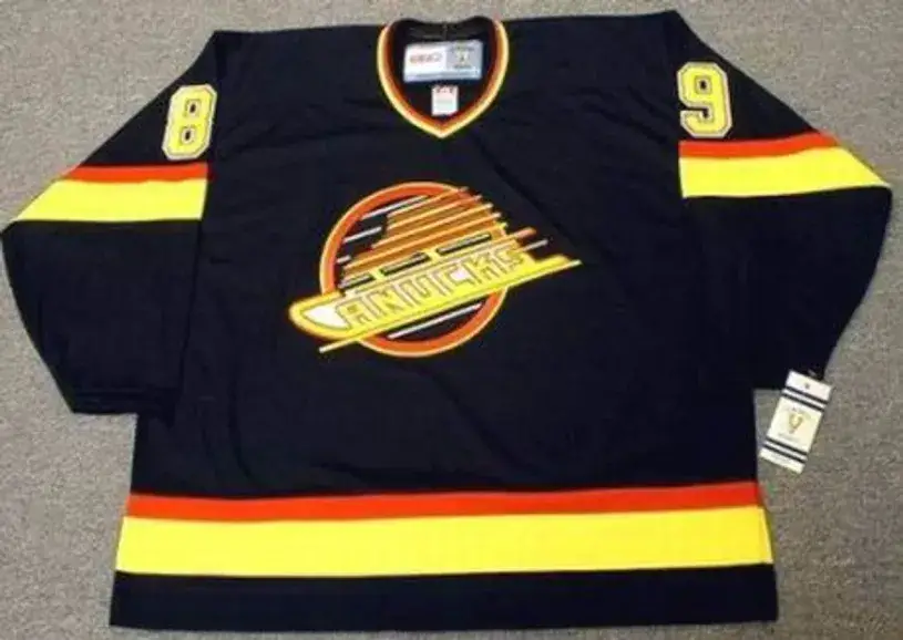 ALEXANDER MOGILNY Vancouver Canucks 1996 CCM Vintage Throwback Hockey Jersey
