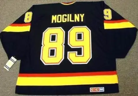 ALEXANDER MOGILNY Vancouver Canucks 1996 CCM Vintage Throwback Hockey Jersey 