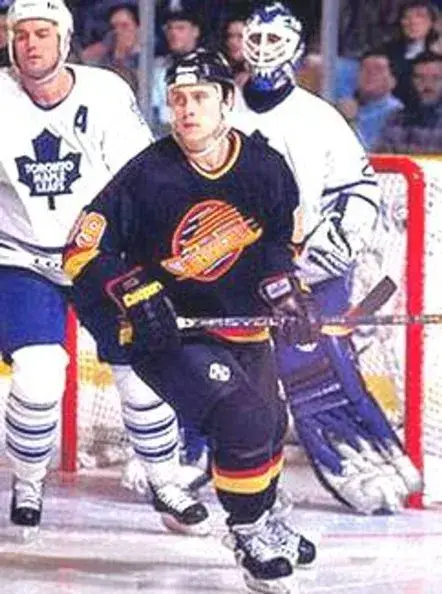 ALEXANDER MOGILNY Vancouver Canucks 1996 CCM Vintage Throwback Hockey Jersey 