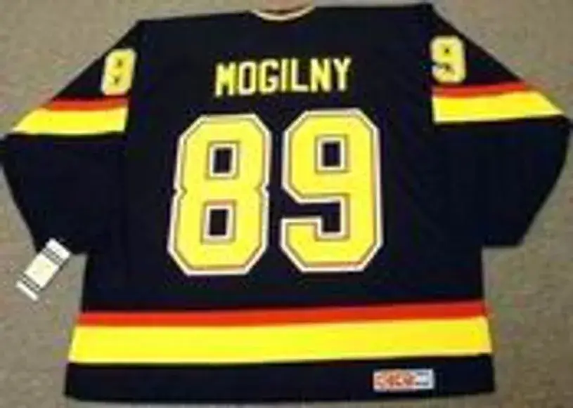 ALEXANDER MOGILNY Vancouver Canucks 1996 CCM Vintage Throwback Hockey Jersey 