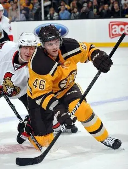 DAVID KREJCI Boston Bruins 2010 CCM Vintage “Winter Classic” NHL Hockey Jersey 