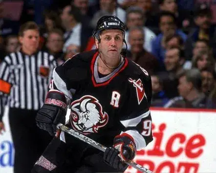 DOUG GILMOUR Buffalo Sabres 1999 Home CCM Throwback NHL Jersey 