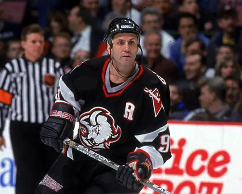 DOUG GILMOUR Buffalo Sabres 1999 Home CCM Throwback NHL Jersey 