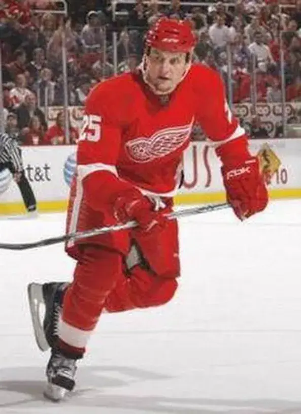 DARREN McCARTY Detroit Red Wings 2002 Away CCM Throwback Hockey Jersey 