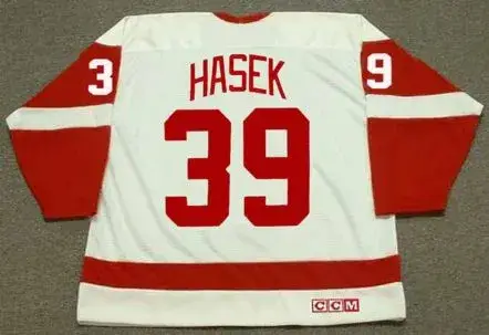 DOMINIK HASEK Detroit Red Wings 2002 Home CCM Throwback Hockey Jersey 