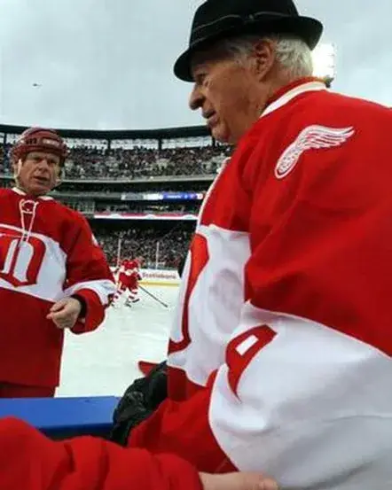 GORDIE HOWE Detroit Red Wings CCM 2014 “Winter Classic” Alumni Hockey Jersey 