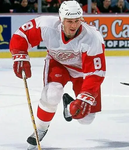 IGOR LARIONOV Detroit Red Wings 2002 Home CCM Throwback Hockey Jersey 
