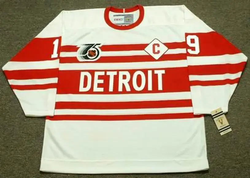 STEVE YZERMAN Detroit Red Wings 1992 CCM NHL Vintage Throwback Jersey