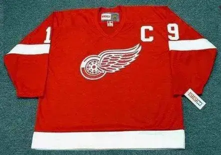 STEVE YZERMAN Detroit Red Wings 2002 Away CCM Throwback Hockey Jersey