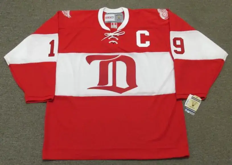 STEVE YZERMAN Detroit Red Wings CCM 2014 “Winter Classic” Alumni Hockey Jersey