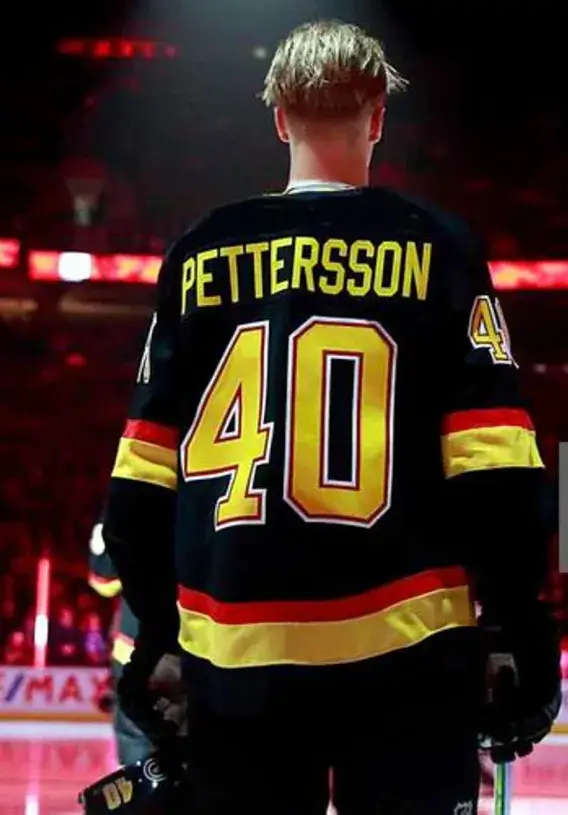 ELIAS PETTERSSON Vancouver Canucks 1990’s CCM NHL Vintage Throwback Jersey 