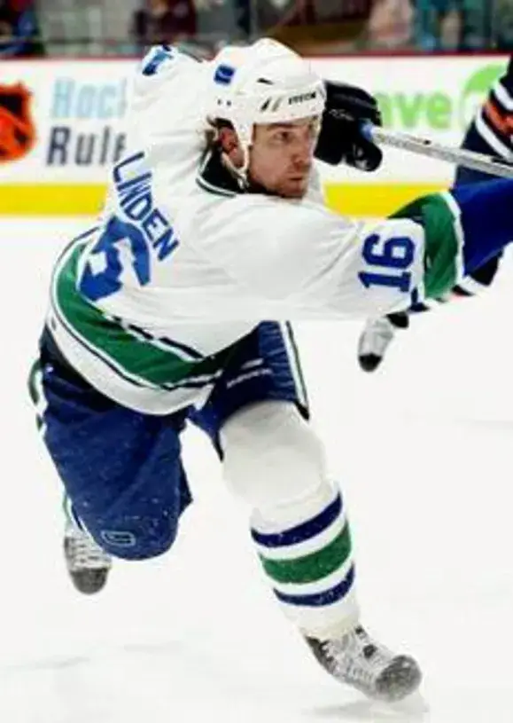 TREVOR LINDEN Vancouver Canucks 1970’s CCM Vintage Throwback Away Hockey Jersey 