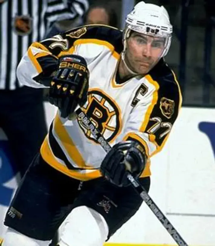 RAYMOND BOURQUE Boston Bruins 1995 CCM Vintage Home NHL Hockey Jersey 