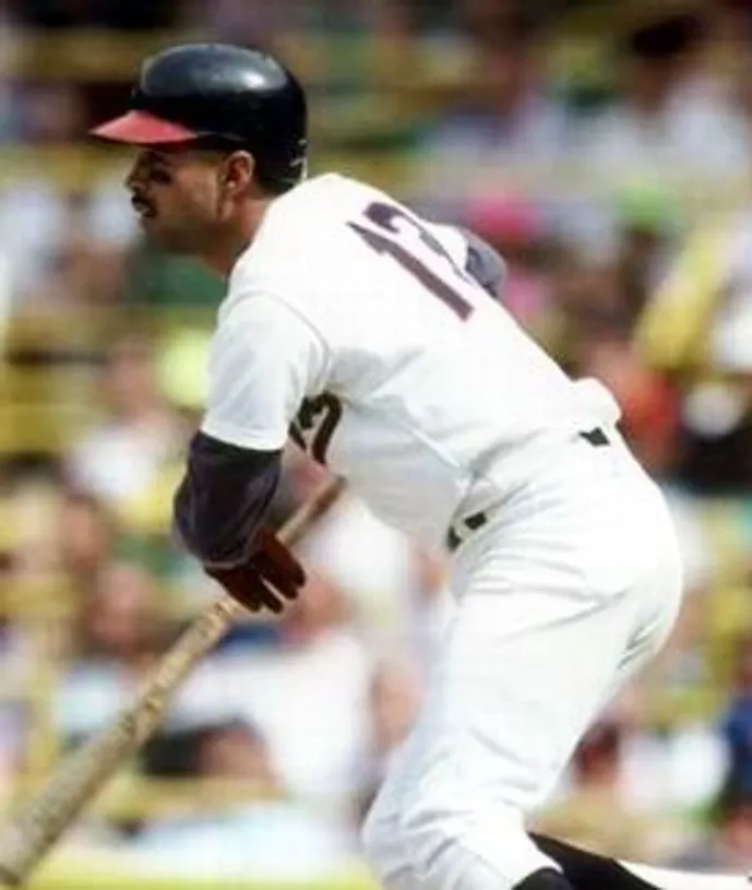 OZZIE GUILLEN Chicago White Sox 1987 Majestic Cooperstown Home Jersey 