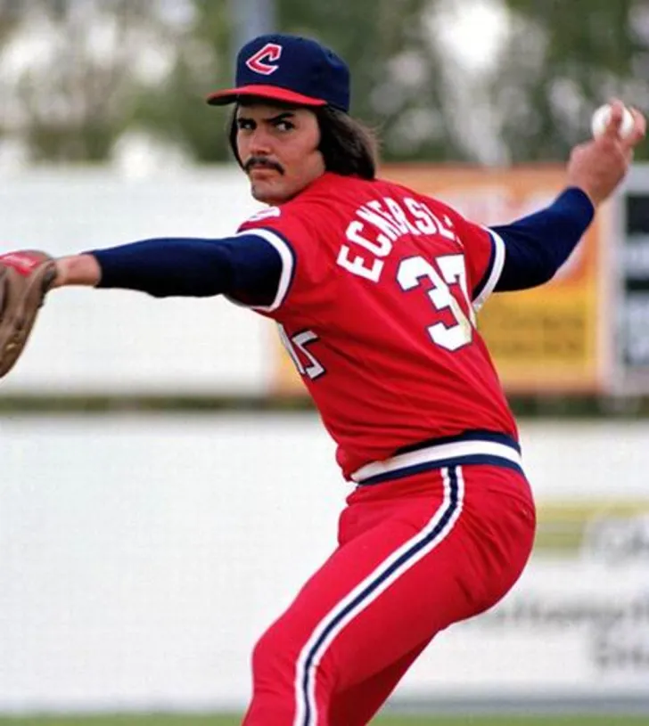 DENNIS ECKERSLEY Cleveland Indians 1975 Majestic Cooperstown Throwback Jersey 