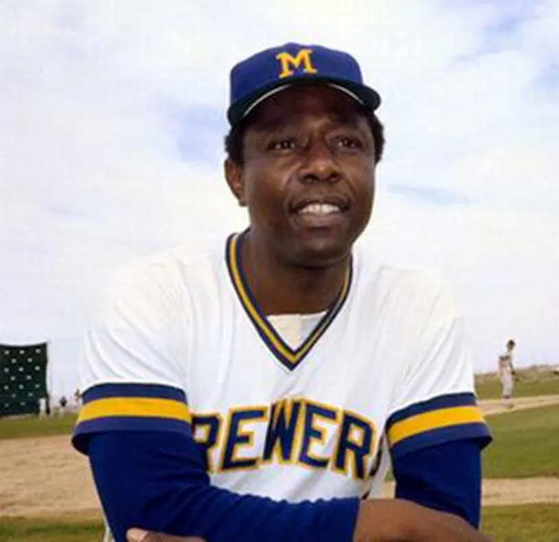 HANK AARON Milwaukee Brewers 1975 Majestic Cooperstown Throwback Home Jersey 