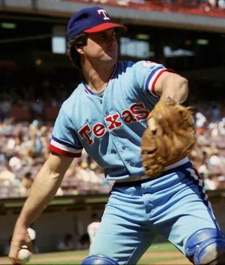 TEXAS RANGERS 1980’s Majestic Cooperstown Throwback Baseball Jersey 