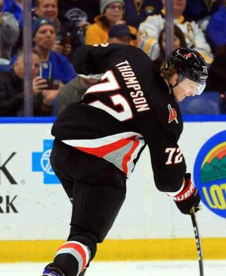 TAGE THOMPSON Buffalo Sabres 1990’s CCM Vintage NHL Throwback Jersey 