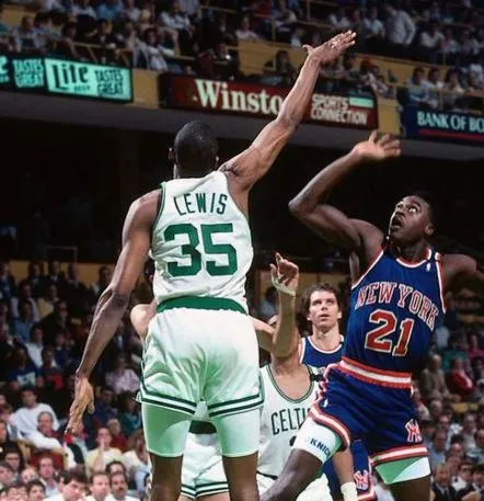 REGGIE LEWIS Boston Celtics 1991 Home Throwback NBA Basketball Jersey 