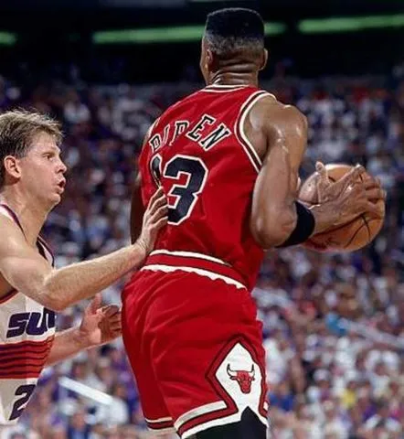 SCOTTIE PIPPEN Chicago Bulls 1997 Throwback NBA Basketball Jersey 